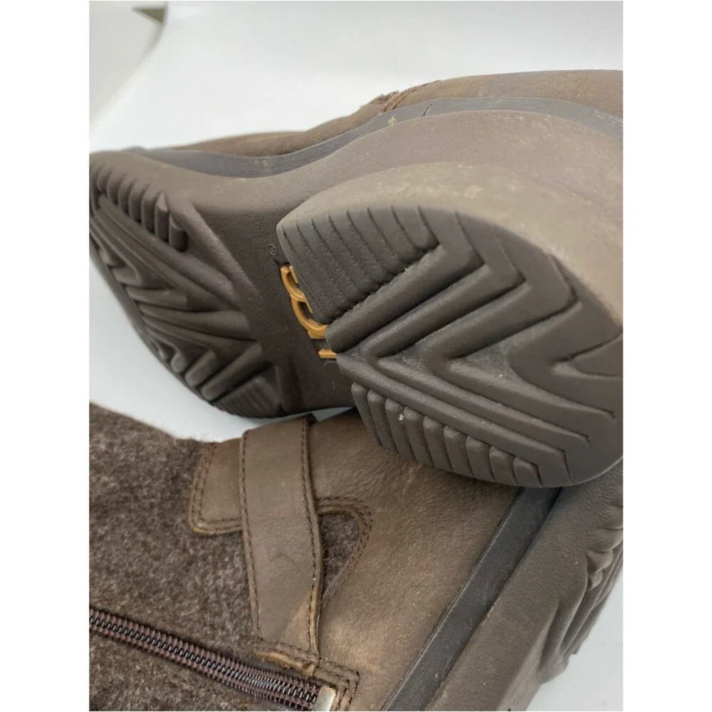 UGG Robbie Waterproof Leather Wool Winter Boots 8 Brown Buckle Gorpcore Cabincor